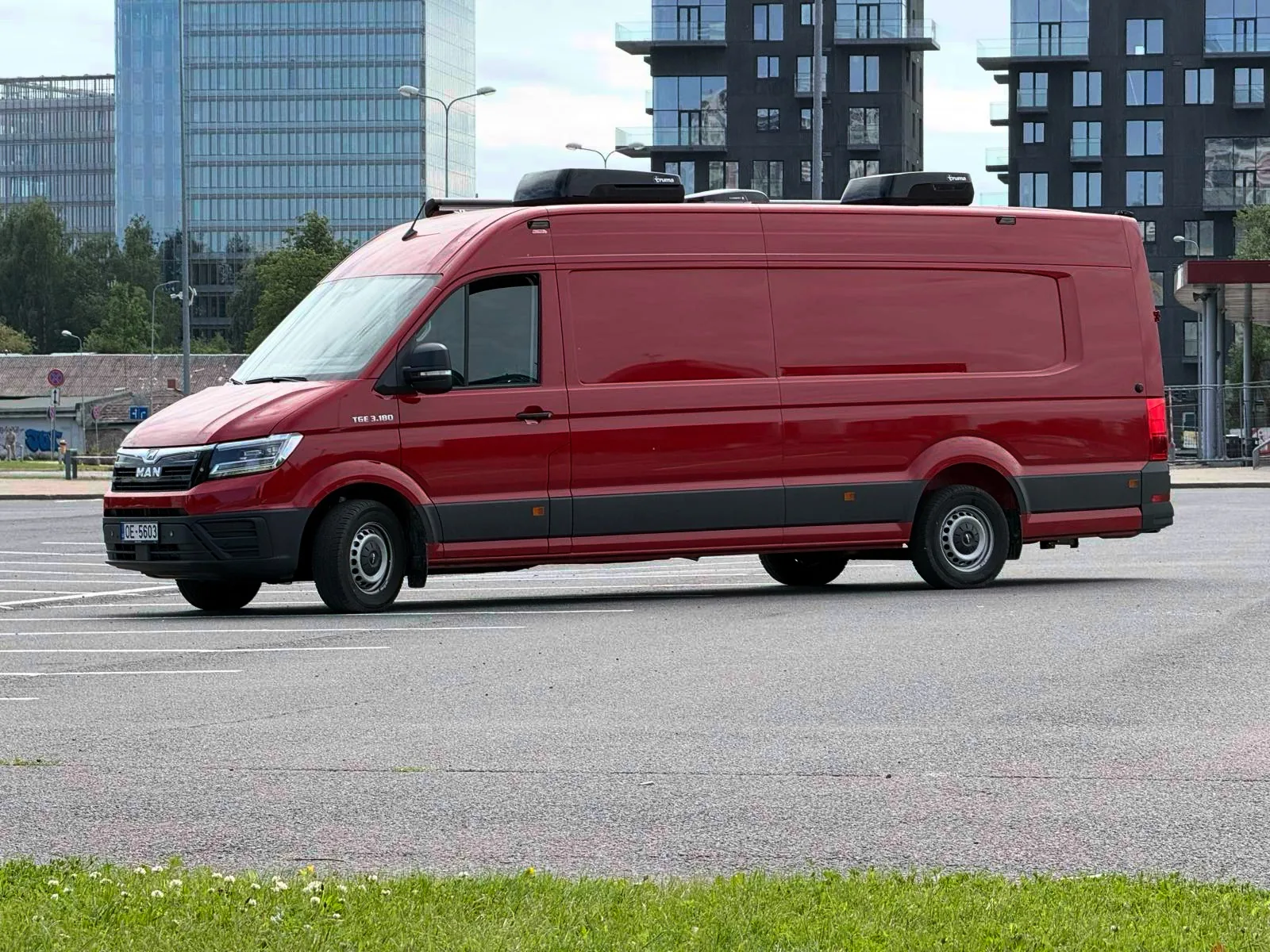 MAN TGE 3.180 Cherry Red